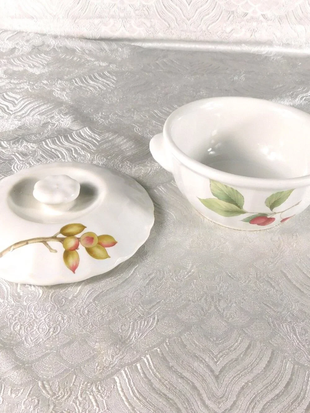 Set of Five Mikasa Belle Terre Individual Casserole Dishes with Lids # 27808